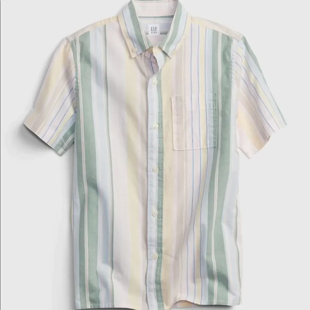 NWT Gap Size Small Boys Pastel Striped, Short Sleeved Button Down Shirt